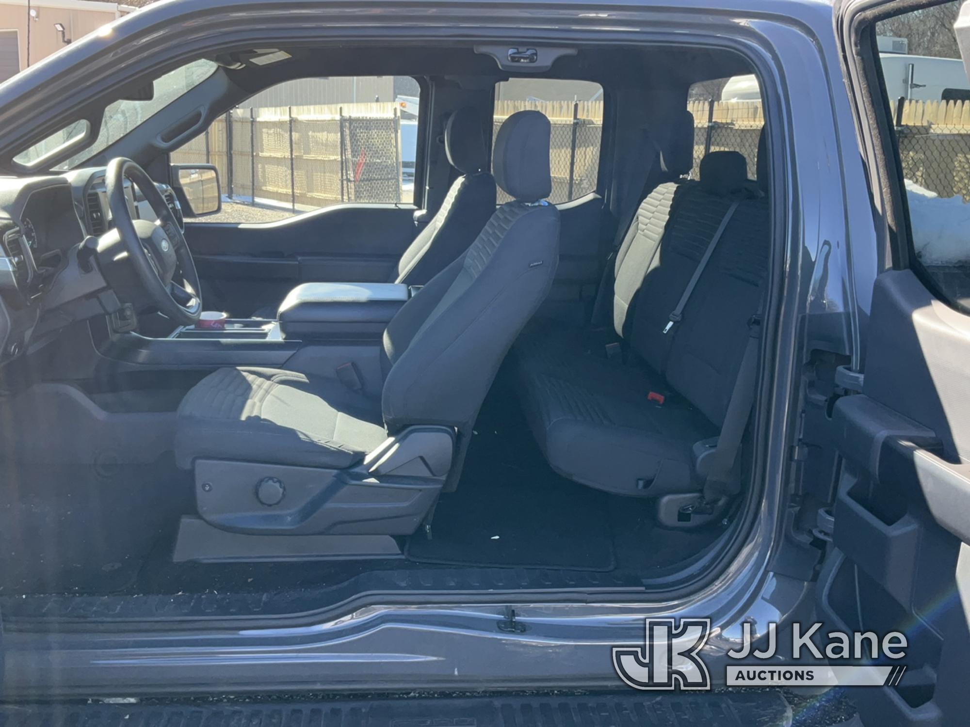 (Kings Park, NY) 2021 Ford F150 STX 4x4 Extended-Cab Pickup Truck Runs & Moves, Engine Light On) (In