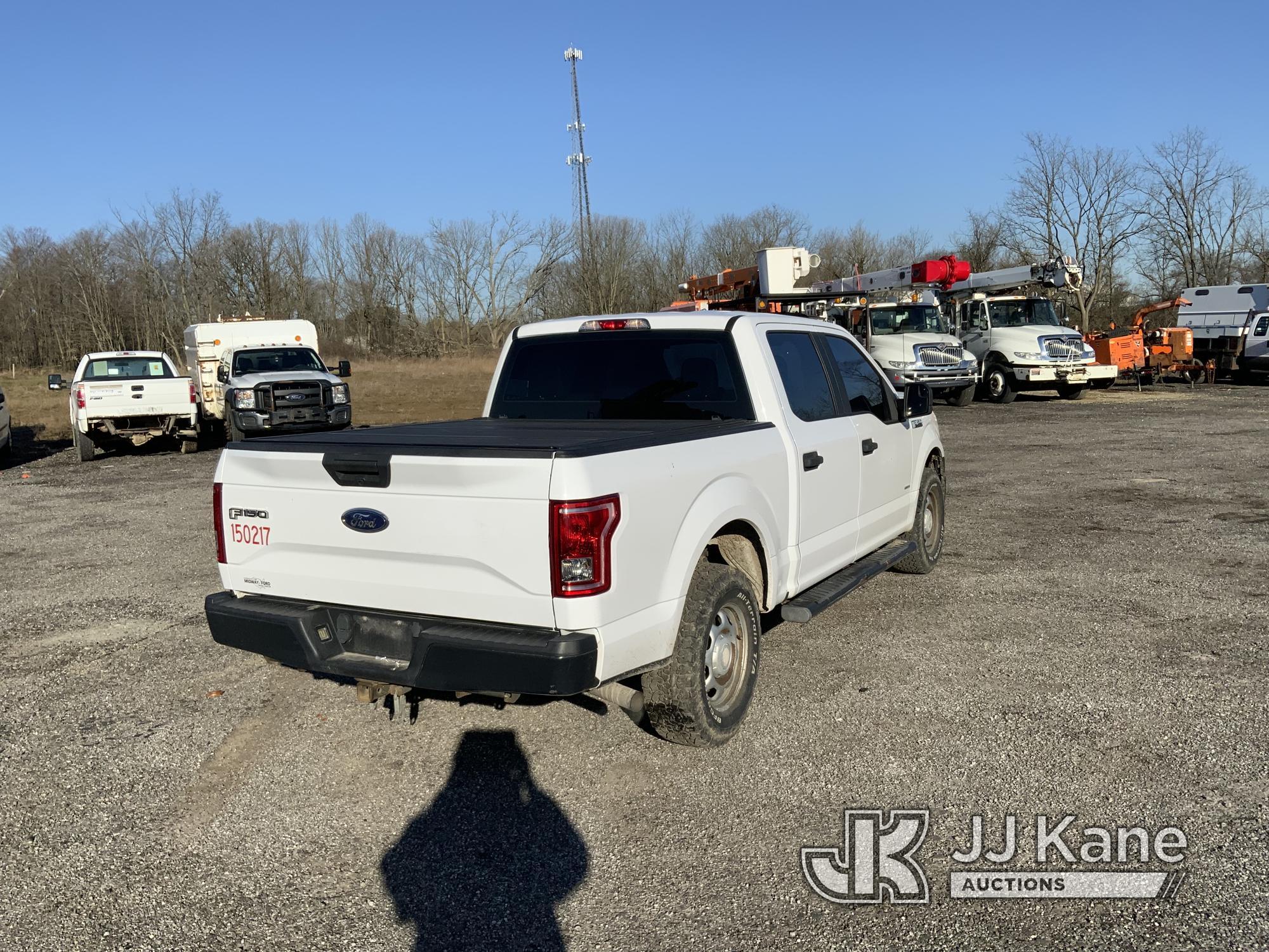 (Ashland, OH) 2015 Ford F150 4x4 Crew-Cab Pickup Truck Runs & Moves) (Body Damage