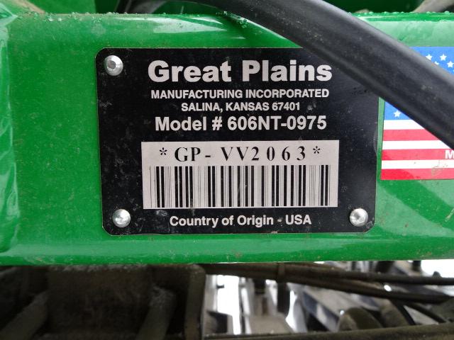 GREAT PLAINS MODEL 606NT-0975 COMPACT NO-TIL 9 HOLE DRILL W/ GRASS SEEDER