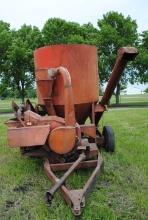 Farmhand Model F81-C mixer/grinder, has extra screens, was shedded, "works"