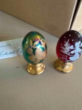 Fenton collectible glass eggs.... (NICE)