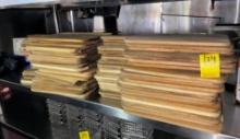 LOT OF CUTTING BOARDS