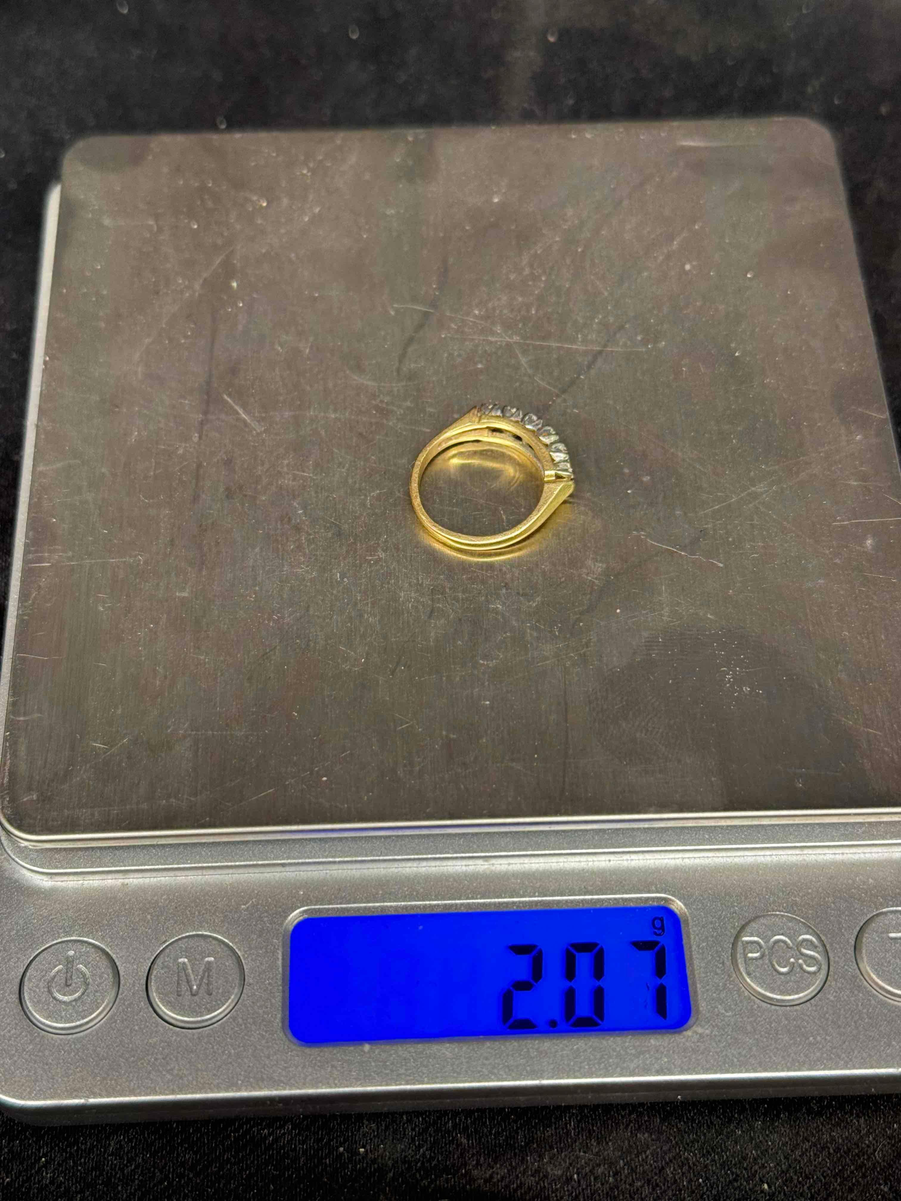 14k Gold Diamond and Topaz Ring sz3 2g