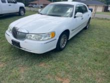 2002 Lincoln Town Car