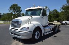 2004 Freightliner Tandem Axle Road Tractor