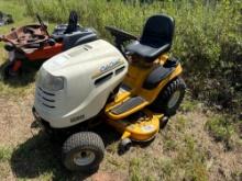 INOP/NON-RUNNING Cub Cadet LT1040