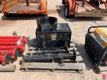 30" X 18" X 18" TOOLBOX & (2) TRAILER JACKS