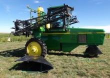 JD 6700 Highboy Sprayer