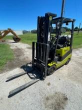 2017 Clark Forklift 3000 Pound capacity model C15CL 10000 hrs. runs & Drives all functions work