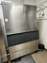 Hoshizaki KM-1900SWH3 1912lb. Crescent Cuber Icemaker Water Cooled 48"W 208V 3PH w/B-900SF 900lb....