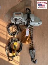 2200 lb Electric Chain Hoist