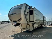 2019 39ft Montana 3721RL 5th Wheel Travel Trailer