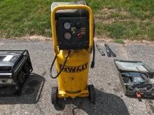 Dewalt Air Compressor 200 psi 15 gal 5.0scfm 1.6 hp