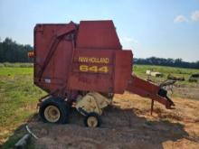 New Holland 644 Round Bailer