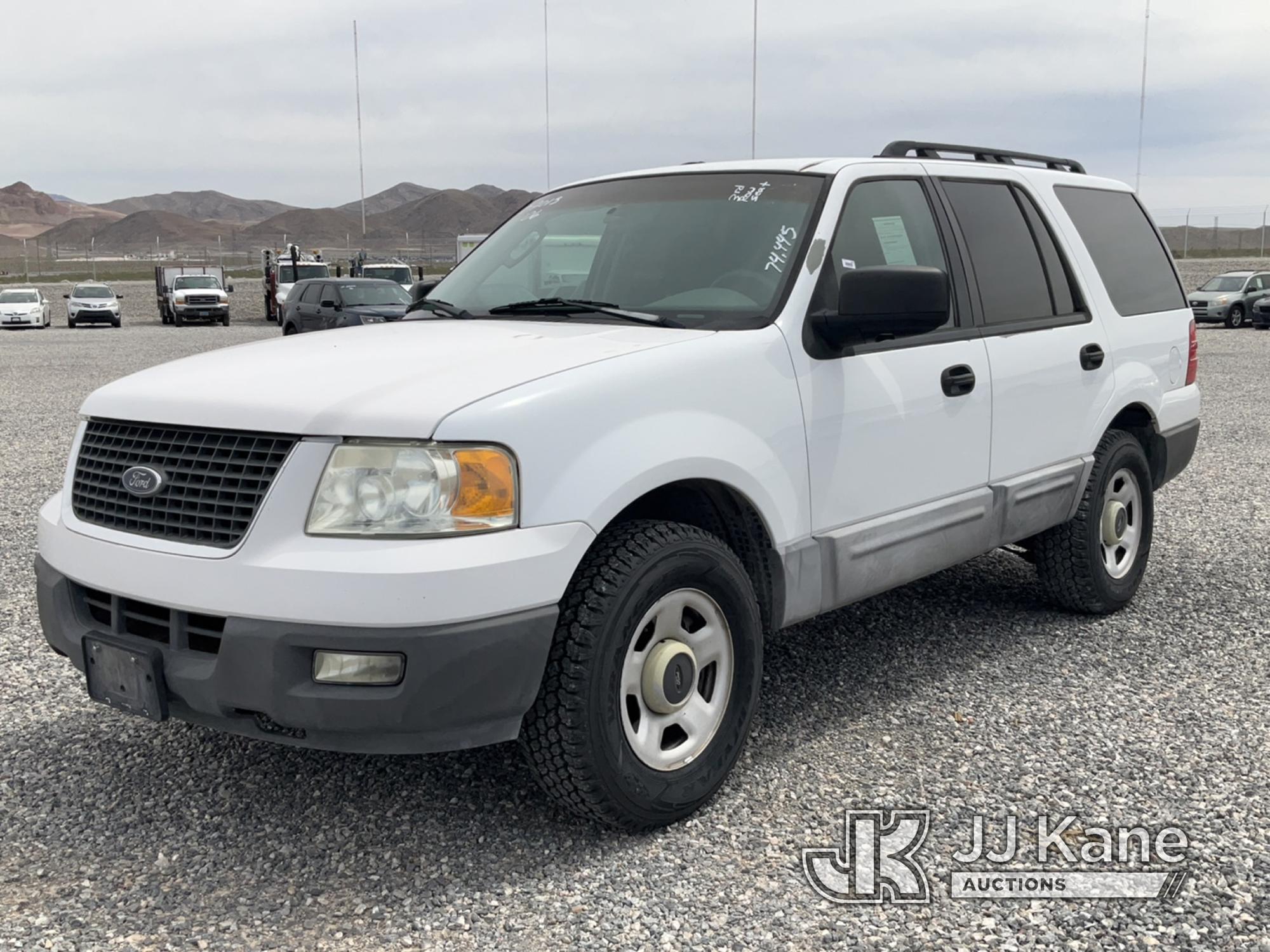 (Las Vegas, NV) 2006 Ford Expedition 3rd Row Seat Runs & Moves