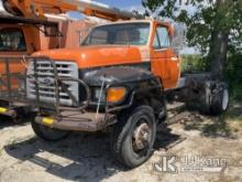 1998 Ford F700 4x4 Cab & Chassis Not Running, Condition Unknown, No Battery, Back Glass Broken Out