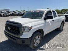 2019 Toyota Tundra 4x4 Crew-Cab Pickup Truck Runs & Moves) (Maintenance Required Light On, Cracked W