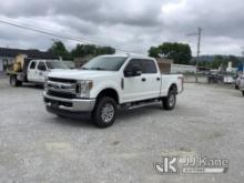 2018 Ford F250 4x4 Crew-Cab Pickup Truck Runs & Moves) (Check Engine Light On, Body Damage