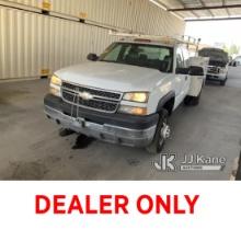 2005 Chevrolet Silverado 3500 Extended Cab Chassis Runs & Moves, Check Engine Light Is On, Interior 