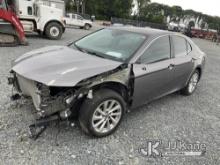 2021 Toyota Camry 4-Door Sedan Wrecked & Cracked Windshield 
Title will be marked over 25%  damage