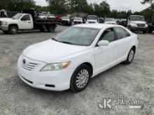 2007 Toyota Camry 4-Door Sedan Runs & Moves) (Paint Damage