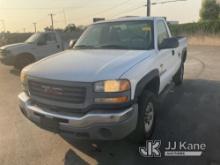 2005 GMC 2500 Pickup Truck Not Running Engine Turns Over CNG Tank Expired On 10-2020,Leaks Oil