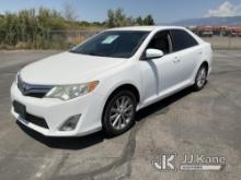 2014 Toyota Camry Hybrid 4-Door Sedan Runs & Moves