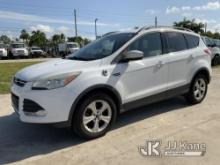 2015 Ford Escape 4x4 4-Door Sport Utility Vehicle Runs & Will Not Move)( Bad Transmission, Body Dama