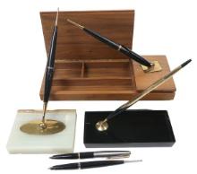 6 Parker Fountain Pens & Desk Sets, Hinged Top Walnut Stand W/storage & And
