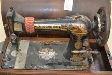 Vintage 1950s Portable Singer Sewing Machine w/Wooden Case, Key, and Brass Badge No. 18081511