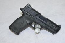 Smith & Wesson  Mod M&P 22 Compact  Cal .22 LR  2 Mags