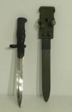vintage 9" military bayonet ET1000D in sheath