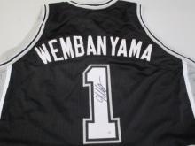 Victor Wembayama of the San Antonio Spurs signed autographed basketball jersey PAAS COA 390
