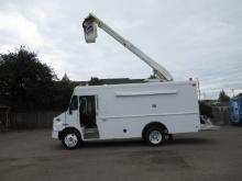 2006 FREIGHTLINER STEP VAN W/ ALTEC LS40 INSULATED BUCKET LIFT