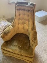 CLASSIC 1970'S CHAIR - BUTTON TUFTED