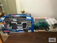 REMOTE CONTROL FORD BRONCO AND HOT ROD.