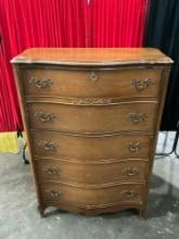 Vintage Bassett Furniture Reproduction Wooden Tallboy Dresser w/ 5 Drawers & Floral Brass Details.