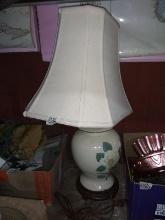 BL-Decorated Table Lamp -Magnolia
