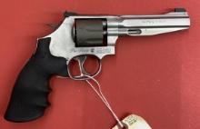 Smith & Wesson 986 9mm Revolver