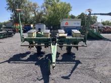 JD 7000 4 WHEEL PLANTER #7158