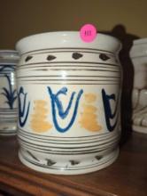 (MBR) LOT OF 3 CERAMIC FLOWER POTS, 1 HAS A SMALL CHIP, ALL APPEAR TO BE USED, WHAT YOU SEE IN THE