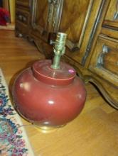 (MBR) VINTAGE CERAMIC GINGER JAR TABLE LAMP BURGUNDY COLOR, 1980S BURGUNDY TABLE LAMP, IS MISSING