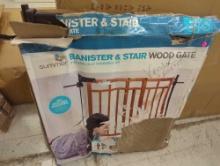 Summer Infant Wood Banister & Stair Safety Pet and Baby Gate, 32"-48" Wide, 33" Tall, Install