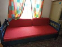 (SBD) RED AND BLUE WOODEN FRAME DAYBED MEASURE APPROXIMATELY 79 IN X 31.5 IN X 33.5 IN WHAT YOU SEE