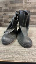 KCA MILITARY RUBBER BOOTS SIZE 12