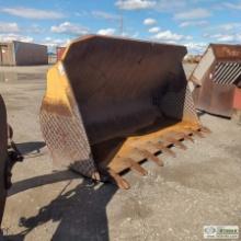 LOADER ATTACHMENT, TOOTHED BUCKET, 112IN, PIN ON