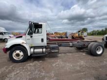 2007 INTERNATIONAL 4300 CAB & CHASSIS VN:1HTMMAAN77H532169 powered by DT466 diesel engine, equipped