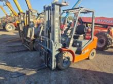 NEW HELI CPYD25 FORKLIFT, SN:C1050 powered by LP engine, equipped with OROPS, 5,000lb lift capacity,