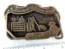BELT BUCKLE NATIONAL BARROW SHOW 1986 LIMITED EDITION #61 OF 100 DIST BY HOWE ADV