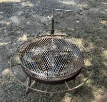 Round Fire Pit w/ Grill Top